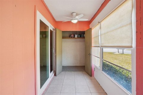 Condo in Port Richey, Florida, 2 bedrooms  № 2141951 - photo 25
