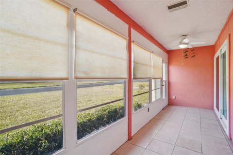 Condo in Port Richey, Florida, 2 bedrooms № 2141951 - photo 24