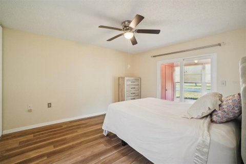 Condo in Port Richey, Florida, 2 bedrooms  № 2141951 - photo 17