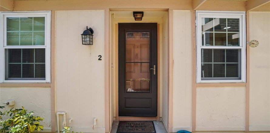 Condo in Port Richey, Florida, 2 bedrooms № 2141951