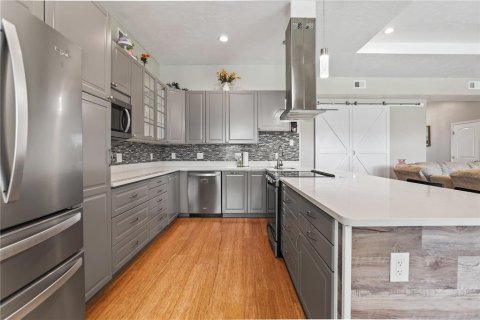 Casa en venta en Port Charlotte, Florida, 4 dormitorios, 225.94 m2 № 2230489 - foto 6
