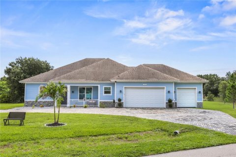 Casa en Port Charlotte, Florida 4 dormitorios, 225.94 m2 № 2230489