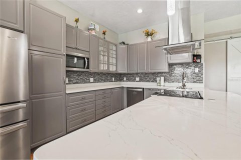 Casa en venta en Port Charlotte, Florida, 4 dormitorios, 225.94 m2 № 2230489 - foto 7