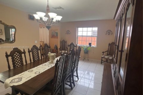 Commercial property in Miami, Florida 231.51 sq.m. № 1811824 - photo 10