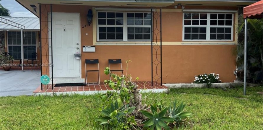 Commercial property in Miami, Florida 231.51 sq.m. № 1811824
