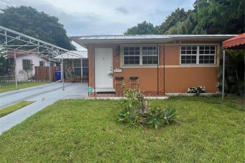 Commercial property in Miami, Florida 231.51 sq.m. № 1811824 - photo 3