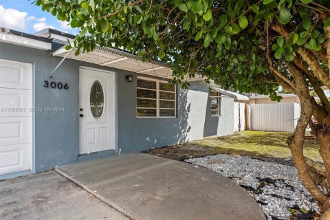 House in Lake Worth, Florida 3 bedrooms № 2031789 - photo 3