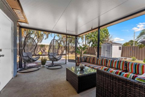 House in Lake Worth, Florida 3 bedrooms № 2031789 - photo 23