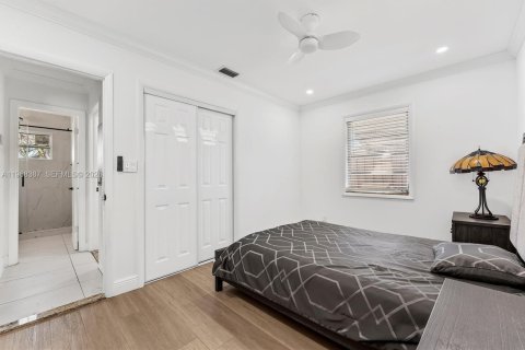 House in Lake Worth, Florida 3 bedrooms № 2031789 - photo 12