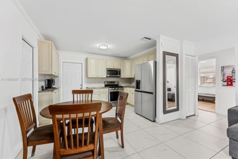 House in Lake Worth, Florida 3 bedrooms № 2031789 - photo 8