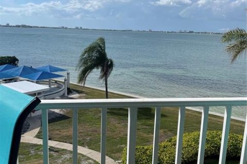 Condo à Saint Petersburg, Floride, 2 chambres  № 2122852