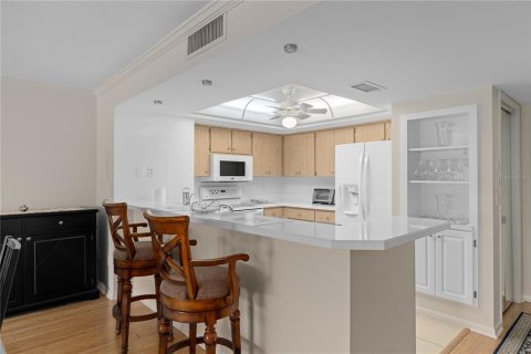 Condo in Homosassa, Florida, 2 bedrooms № 2101916 - photo 14