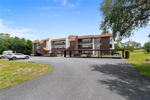 Condo in Homosassa, Florida, 2 bedrooms № 2101916 - photo 4