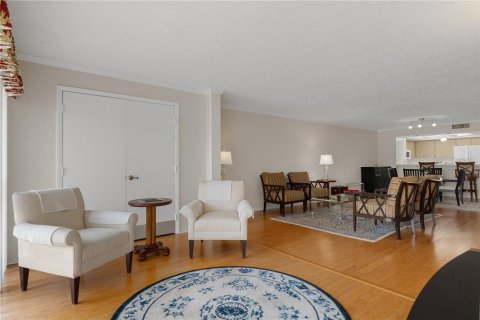 Condo in Homosassa, Florida, 2 bedrooms № 2101916 - photo 11