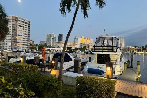 Condo in Hallandale Beach, Florida, 2 bedrooms  № 2152430 - photo 8