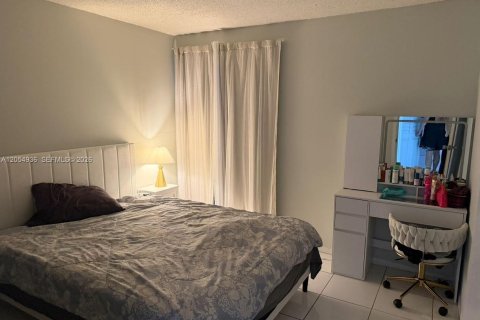 Condo in Hallandale Beach, Florida, 2 bedrooms  № 2152430 - photo 5