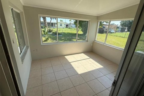 Villa ou maison à vendre à Port Charlotte, Floride: 1 chambre, 80.36 m2 № 2094030 - photo 10