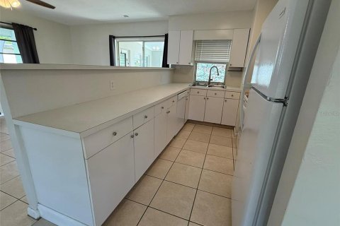 Villa ou maison à vendre à Port Charlotte, Floride: 1 chambre, 80.36 m2 № 2094030 - photo 4