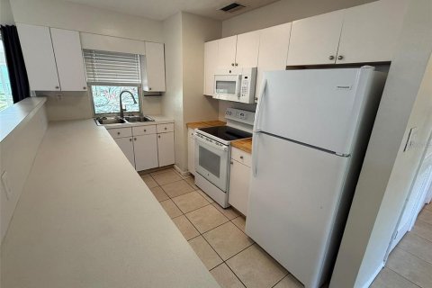 Villa ou maison à vendre à Port Charlotte, Floride: 1 chambre, 80.36 m2 № 2094030 - photo 5