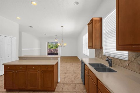 House in Orlando, Florida 4 bedrooms, 234.39 sq.m. № 2110948 - photo 14