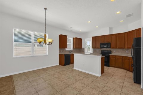 House in Orlando, Florida 4 bedrooms, 234.39 sq.m. № 2110948 - photo 11