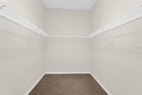 House in Orlando, Florida 4 bedrooms, 234.39 sq.m. № 2110948 - photo 24