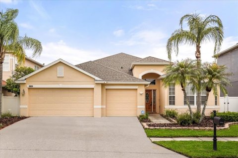 House in Orlando, Florida 4 bedrooms, 234.39 sq.m. № 2110948 - photo 2