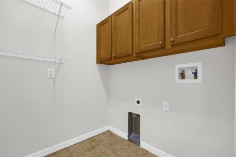 House in Orlando, Florida 4 bedrooms, 234.39 sq.m. № 2110948 - photo 19