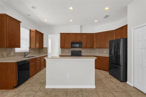 House in Orlando, Florida 4 bedrooms, 234.39 sq.m. № 2110948 - photo 12