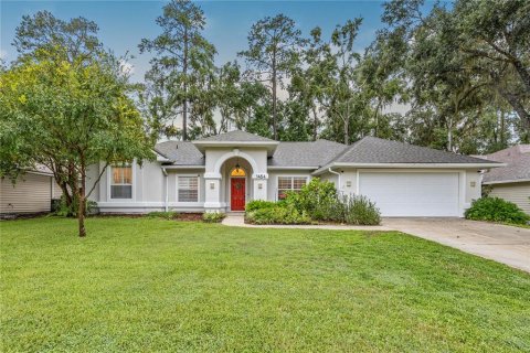 House in Gainesville, Florida 4 bedrooms, 189.99 sq.m. № 1844250 - photo 1