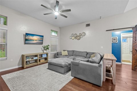 House in Gainesville, Florida 4 bedrooms, 189.99 sq.m. № 1844250 - photo 21