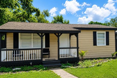 House in Tampa, Florida 2 bedrooms, 81.2 sq.m. № 2272834