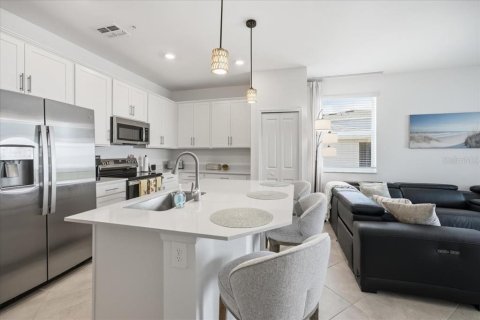 Copropriété à louer à Bradenton, Floride: 3 chambres, 120.87 m2 № 2273164 - photo 2