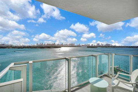 Condo in Miami Beach, Florida, 2 bedrooms  № 2064797 - photo 15