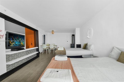Condo in Miami Beach, Florida, 2 bedrooms  № 2064797 - photo 25