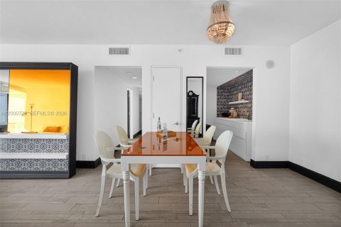 Condo in Miami Beach, Florida, 2 bedrooms  № 2064797 - photo 22