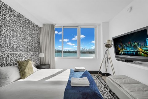 Condo in Miami Beach, Florida, 2 bedrooms  № 2064797 - photo 29