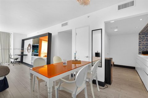Condo in Miami Beach, Florida, 2 bedrooms  № 2064797 - photo 17