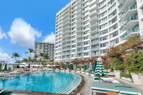 Condo in Miami Beach, Florida, 2 bedrooms  № 2064797 - photo 10