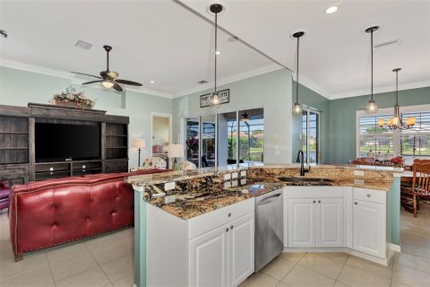 House in Port Charlotte, Florida 2 bedrooms, 167.22 sq.m. № 2403370 - photo 19