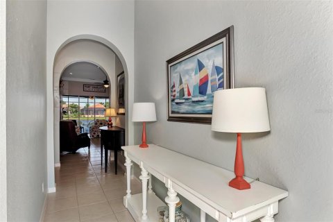 House in Port Charlotte, Florida 2 bedrooms, 167.22 sq.m. № 2403370 - photo 7