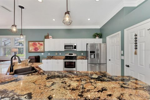 House in Port Charlotte, Florida 2 bedrooms, 167.22 sq.m. № 2403370 - photo 14