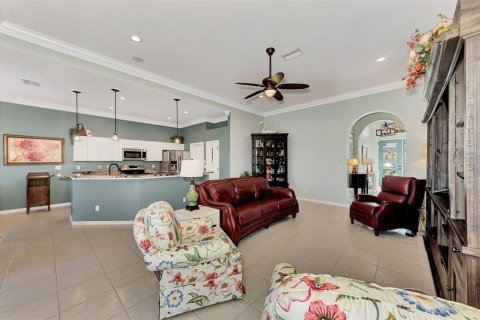 House in Port Charlotte, Florida 2 bedrooms, 167.22 sq.m. № 2403370 - photo 12