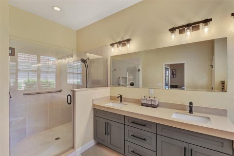 House in Port Charlotte, Florida 2 bedrooms, 167.22 sq.m. № 2403370 - photo 30