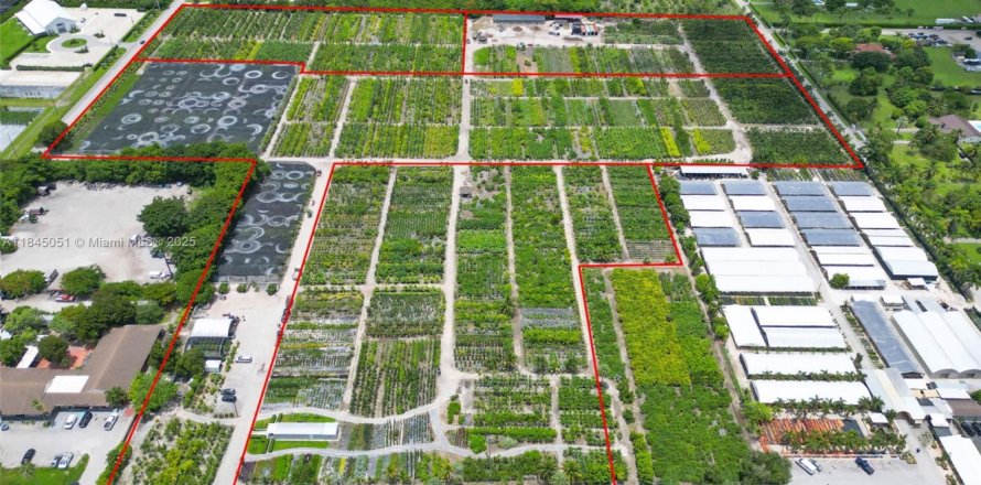 Propiedad comercial en Miami, Florida № 2053782