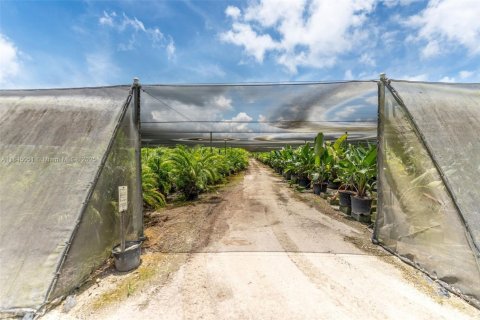 Propiedad comercial en venta en Miami, Florida № 2053782 - foto 9