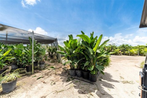 Propiedad comercial en venta en Miami, Florida № 2053782 - foto 27