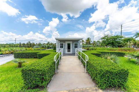 Propiedad comercial en venta en Miami, Florida № 2053782 - foto 7