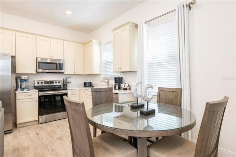 House in Kissimmee, Florida 2 bedrooms, 110.37 sq.m. № 2214918 - photo 5