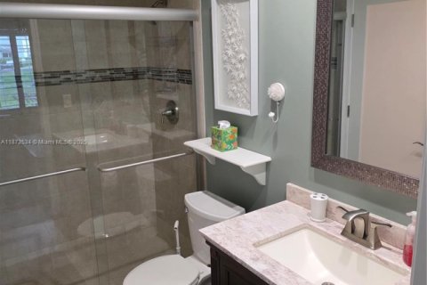 Condo in Delray Beach, Florida, 2 bedrooms  № 1898125 - photo 12